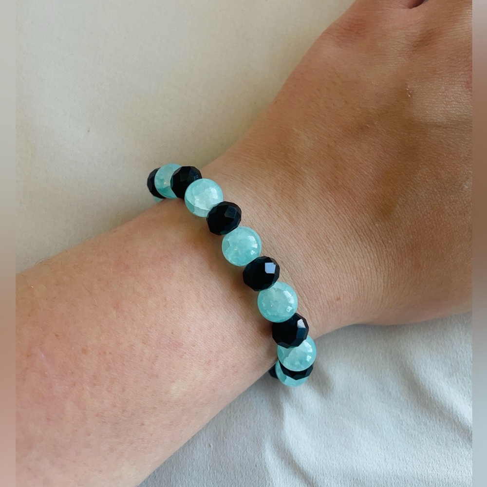 Handmade Light Ocean Blue Quartz and Black Faceted Bracelet